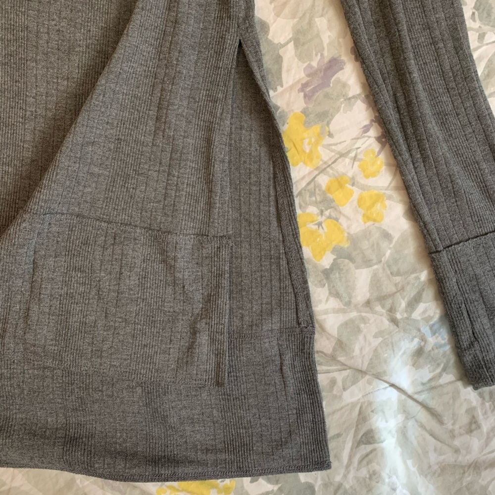 GUESS long sleeved ribbed keyhole tunic turtleneck - Picture 6 of 8
